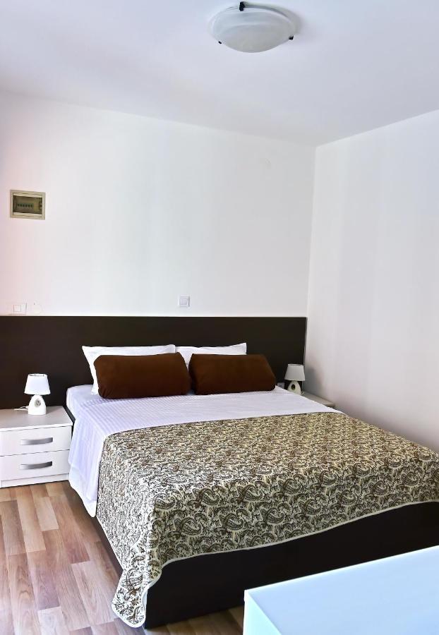 Apartments Zdjelar ポレッチ 部屋 写真