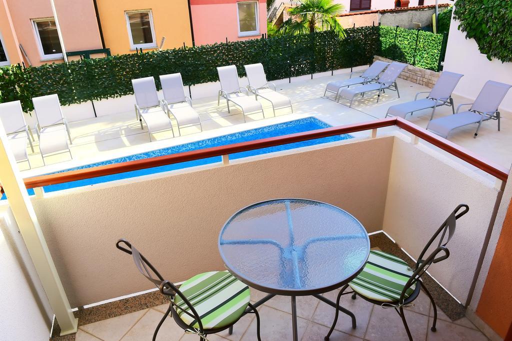 Apartments Zdjelar ポレッチ エクステリア 写真