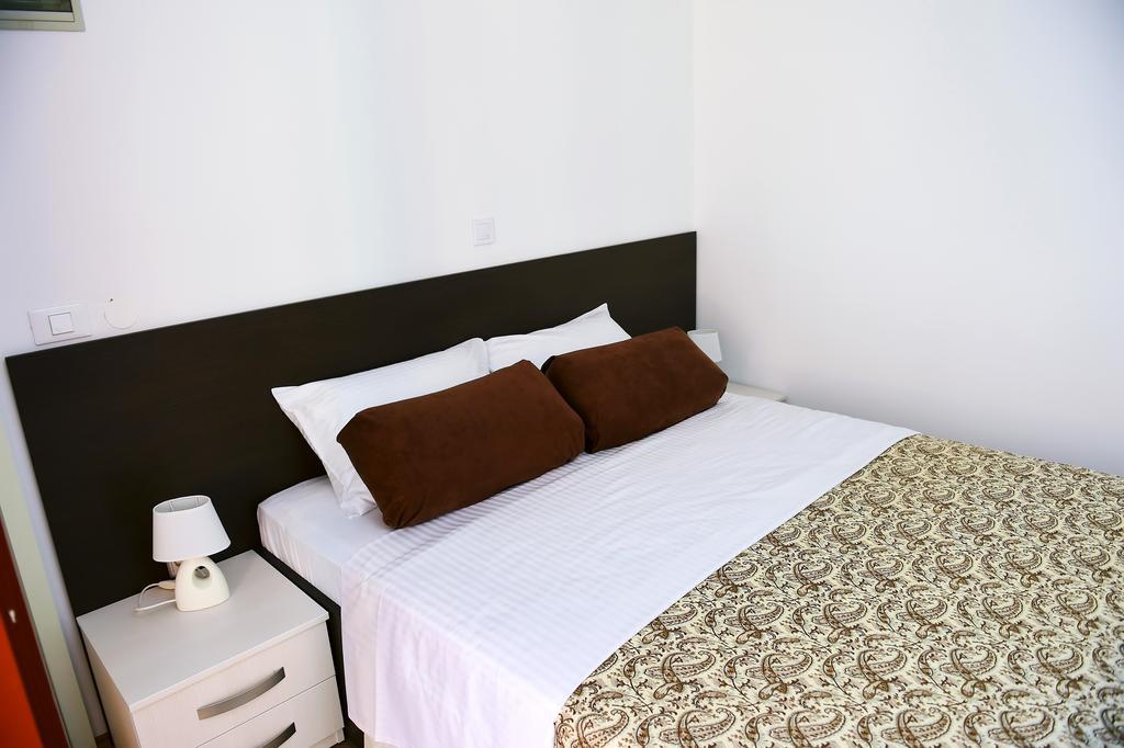 Apartments Zdjelar ポレッチ エクステリア 写真