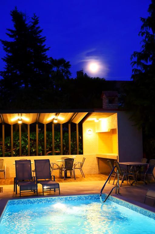 Apartments Zdjelar ポレッチ エクステリア 写真