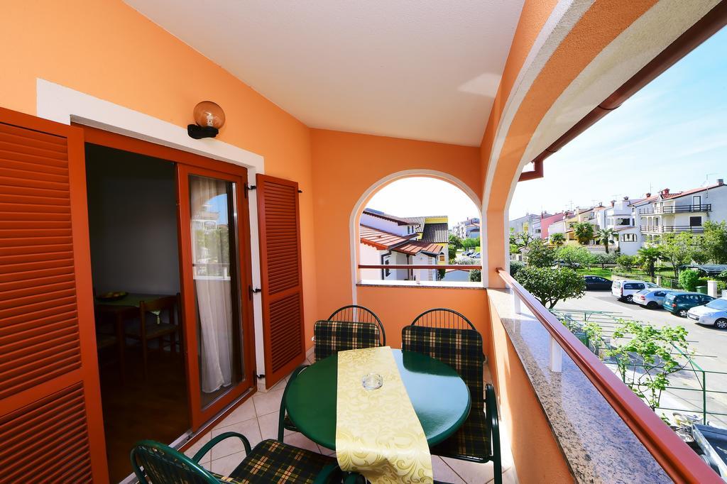 Apartments Zdjelar ポレッチ エクステリア 写真
