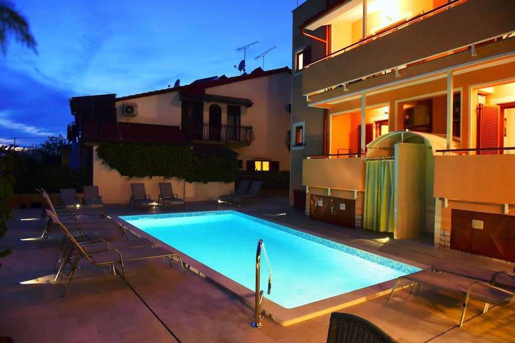 Apartments Zdjelar ポレッチ エクステリア 写真