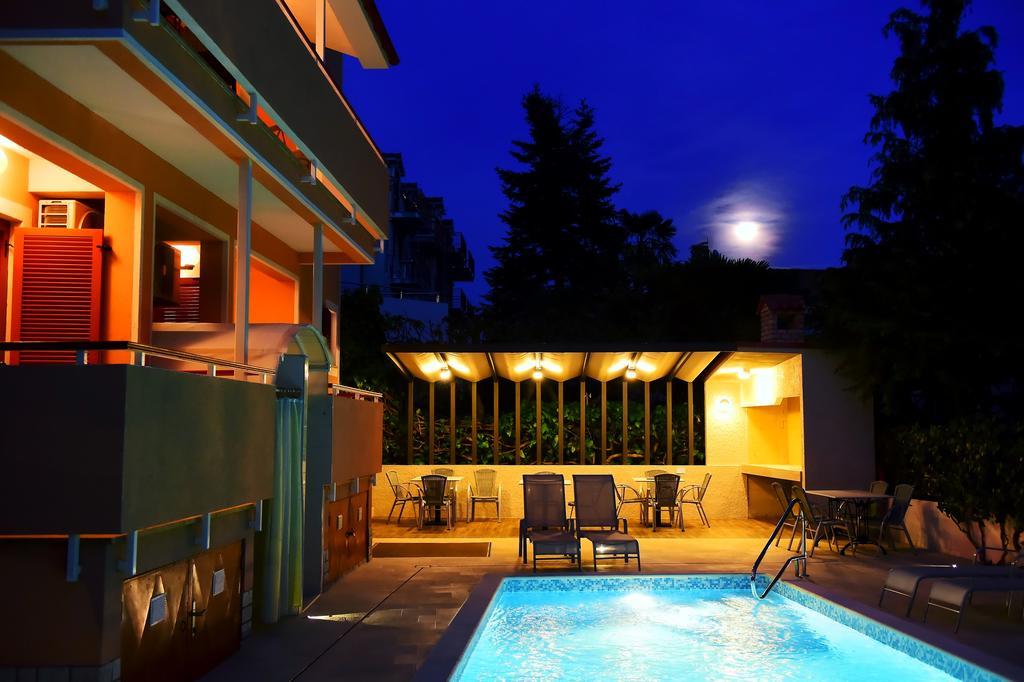 Apartments Zdjelar ポレッチ エクステリア 写真