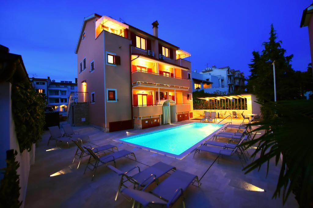 Apartments Zdjelar ポレッチ エクステリア 写真