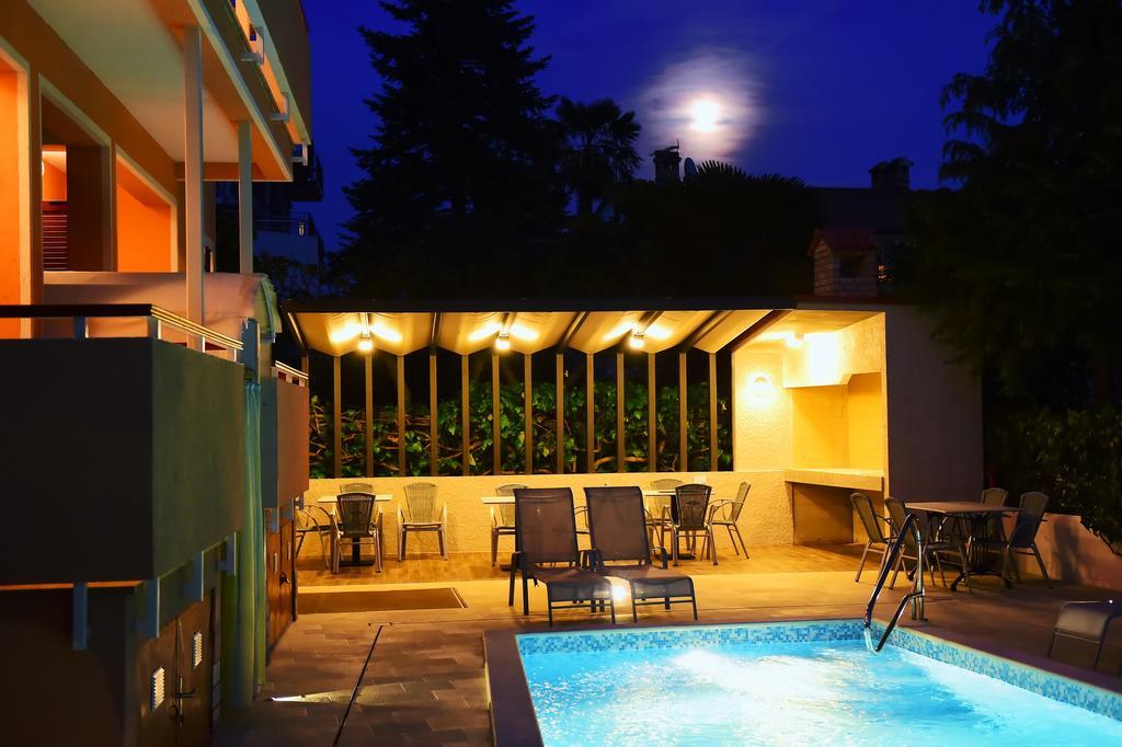 Apartments Zdjelar ポレッチ エクステリア 写真