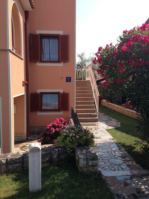 Apartments Zdjelar ポレッチ エクステリア 写真