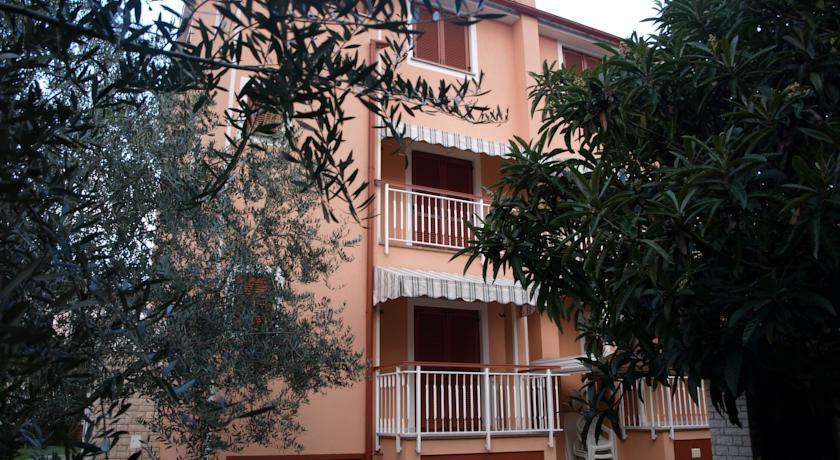 Apartments Zdjelar ポレッチ エクステリア 写真